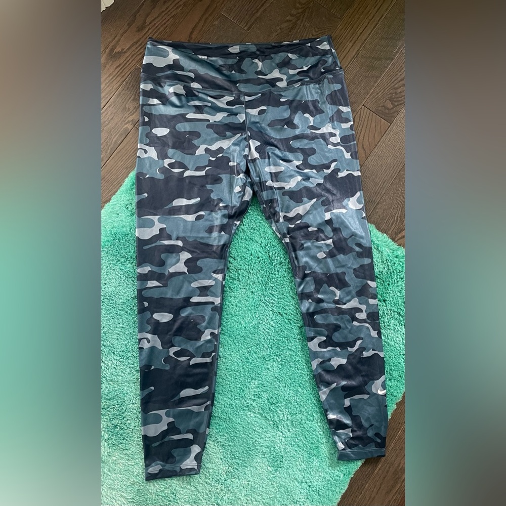 CANT SEE YOU —WOMENS DRI FIT NIKE — Camouflage Leggings XXL
